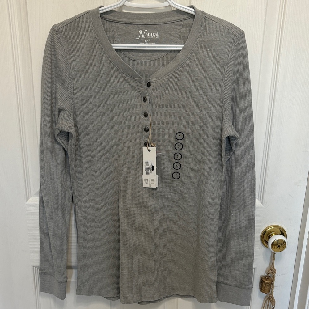 Natural Reflections Women's Grey Long Sleeve Thermal Henley size small